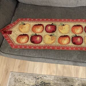 Vintage Woven Apple Table Runner